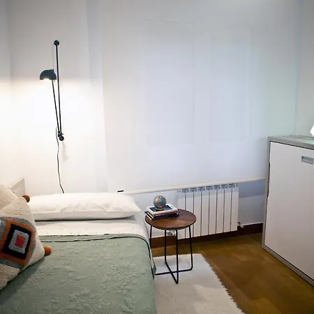 Junto A La Ria & Parking Bilbao